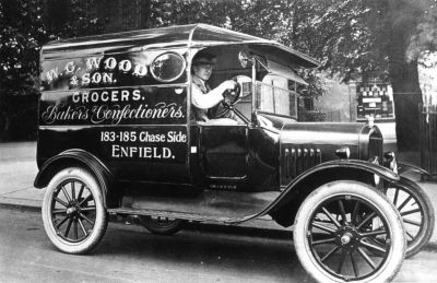 Motor van, W. G. Wood & Son
Grocers, bakers and confectioners. 183-185 Chase Side, Enfield.
Keywords: 1920s;grocers;bakeries;road transport;road transport;vans