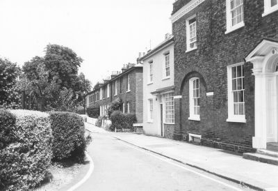 Gentleman's Row
Belmont Cottages, Archway House, The Haven, Rivulet House, 18-28 Gentleman's Row
Keywords: 1890s;residential houses;conservation areas