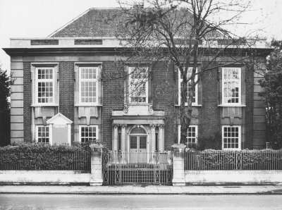 Middlesex Polytechnic, Church Street
Inscription above door reads "TECHNICAL INSTITUTE / AD 1912"
Keywords: education;polytechnics;educational buildings;Lower Edmonton