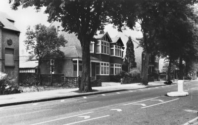 Cecil Road houses
Viewed from the west, so this must show the north side of the road.
