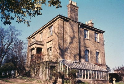 Bridge House, Forty Hill, 1958
View from the south. This building appears to have been demolished and replaced by a care home, still called Bridge House
Keywords: buildings;demolished buildings