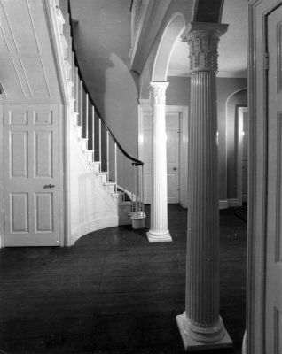 Pillared entrance hall and stairway
Corinthian columns supporting arches. Location unknown
Keywords: pillars;stairways;interiors