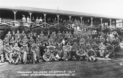 Wounded soldiers in Enfield, 1915
Wounded soldiers from St Bartholomew's Hospital were entertained at the Enfield Golf Clubhouse on 11th April 1915. - [i]History of Enfield[/i], vol.3, p.31.
Keywords: 1910s;soldiers;hospitals;World War I