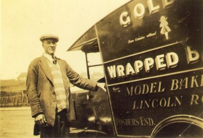 Golden Crust Bread Co. Ltd., delivery van
Marked "Model bak[ery] / Lincoln Road / Ponders End"
Keywords: bakeries;commercial vehicles;road transport;retail