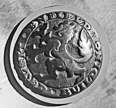 Enfield Society listed building plaque
Designed for the Enfield Preservation Society by Mrs Mahala Hill, 1965. Cast in bronze by Chase Non-ferrous Metals. 
Keywords: 1960s;plaques;listed buildings