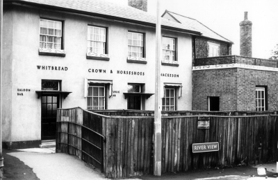 Crown and Horseshoes and New River Loop
Showing wooden fence enclosing the New River Loop
Keywords: pubs;New River Loop;bridges;1960s;fencing