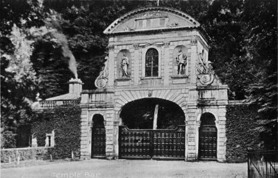 Temple Bar, in Theobalds Park
Probably a copy of a postcard, as the wording "Temple Bar" is within the image at the bottom. Smoke from the adjacent chimney indicates that the lodge or cottage was occupied.
Keywords: gateways;demolished buildings;historic buildings;LC7;FP6