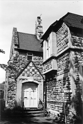 Ridge End, The Ridgeway
Built by William Butterfield, 1883, to match St Mary Magdalene church. Listed Grade II. [i]Treasures of Enfield[/i], page 118.
Keywords: 1880s;Grade II listed;historic buildings;vicarages