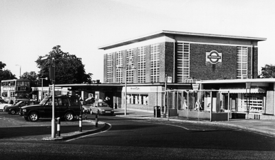 Oakwood underground station
Designed by C. H. James and Charles Holden, 1932. - [i]Treasures of Enfield[/i], page 141.
Keywords: rail transport;1930s;Grade II* listed;railway stations
