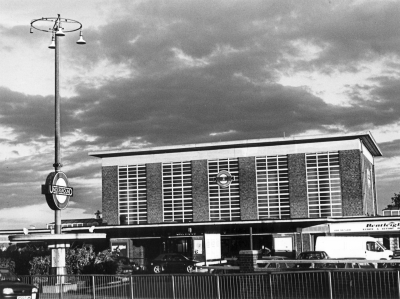 Oakwood underground station
Designed by C. H. James and Charles Holden, 1932. - [i]Treasures of Enfield[/i], page 141.
Keywords: railway stations;rail transport;Grade II* listed
