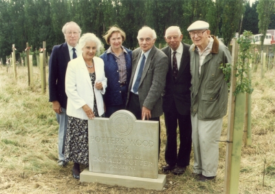 Unveiling of a memorial to Donald Potter
Memorial reads "Potter's Wood 1996 in memory of Donald Potter President" under the EPS logo. Potter's Wood was planted by the Enfield Preservation Society on farmland adjacent to the Naybur Garden Cente on The Ridgeway. People shown are Stanely Smith, [unknown lady], Pat Atkins, Alan Skilton, Denis Hoy and David Pam.
Keywords: LC6;trees;events;1990s;memorials;mayors