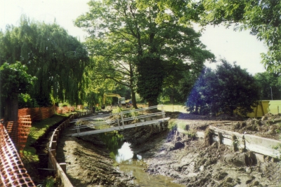 New River Loop restoration project
Work on revetment at the back of Parsonage Lane
Keywords: New River Loop;LP2;revetments