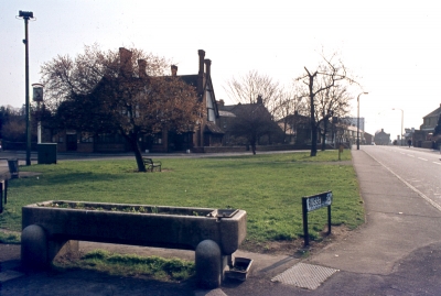 Horse trough at corner of Russell Road, near the Goat pub
Keywords: water troughs;pubs;horse troughs