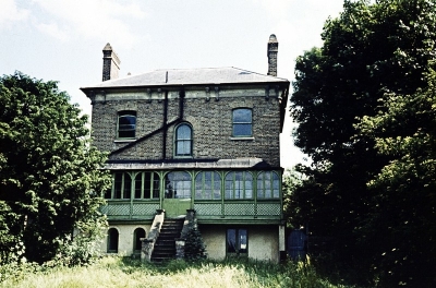 Unknown building
Is it in Enfield? Is it still standing or has it been demolished?
