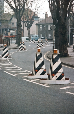 Traffic bollards, April 1976
Keywords: 1970s;roads and streets