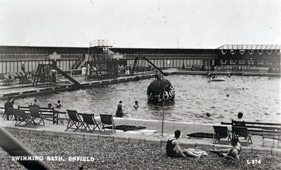 Enfield swimming bath, Southbury Road
From a postcard.
Keywords: sports;swimming pools