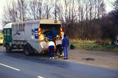 Litter clearance by EPS members, Whitewebbs Lane, 1973
Keywords: 1970s;Enfield Preservation Society;EPS;litter