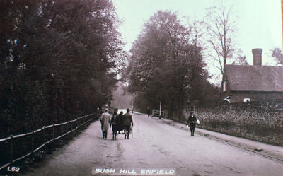 Bush Hill, London Road end
Keywords: postcards;roads and streets