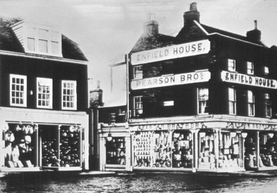 Pearsons two shops, at corner of Sydney Road, 1907
Keywords: shops