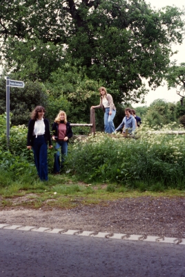 Parkside Farm footpath, 1979
Keywords: footpaths;LC4;signs;1970s;footpath walks