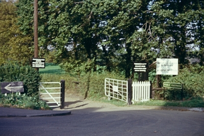Burnt Farm Ride
Site of a dispute over footpath as a right of way
Keywords: footpaths;signs