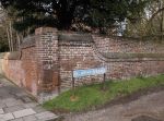 Bramley_House_Court_forecourt_wall1.JPG